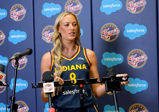 WNBA 인디애나 피버(Indiana Fever)의 베테랑 가드 소피 커닝햄(Sophie Cunningham)