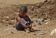 시리아 난민촌의 한 어린이
