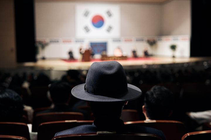 "박정희 배후 묘사" 영화 '암살자(들)' 고발돼