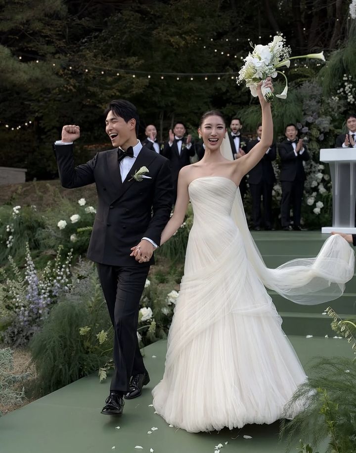 음악인 이재·샘킴 부부 됐다, 서울서 야외 결혼식