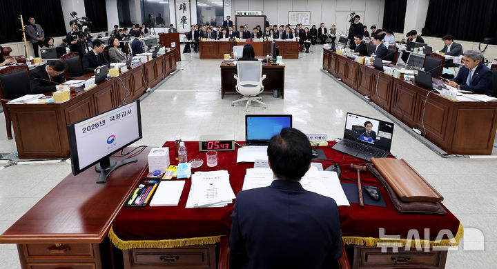 11개 상임위 국감…공소청·ETF 쟁점 충돌