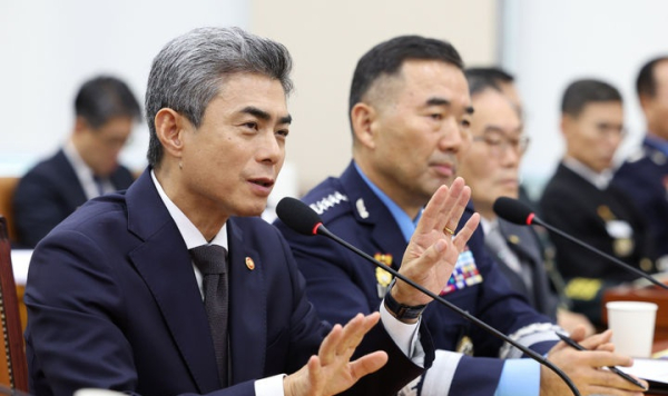 강신철 국방부 장관