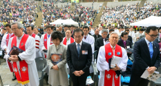 부활절 연합예배 참석한 &#039;불교인&#039; 박원순 시장