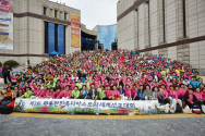 6. 대회를 적극 섬겨준 한중사랑교회(서영희 목사) 중국동포들이 햇불선교센터 앞에서 기념촬영했다.