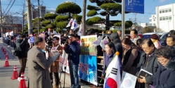 익산시기독교연합회(회장 문영만 목사, 익기연)와 전북기독교연합회(회장 김상기 목사, 전북연)가 17일 할랄식품 반대 특별기도회 및 반대 집회