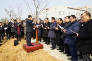 &#034;육군훈련소 연무대군인교회 새예배당 건축&#034; 공사현황보고 및 기도회가 20일 연무대군인교회 새예배당 신축부지에서 열렸다.