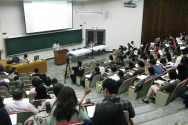 28일 저녁 서울대에서는 &#034;동성애와 한국사회&#034;란 주제로 두 번째 &#039;베리타스 포럼&#039;이 열렸다. 관심만큼, 청중들은 강의실을 가득 메웠다.