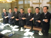 한국교회연합 추진을 위한 모임에 현직 교단장들이 모여 의견을 나눈 후 기념촬영에 임하고 있다.