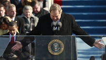 2009년 오바마 대통령취임식에서 릭 워렌 목사가 축도하고 있다.