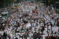 성난 인도네시아 무슬림들
