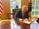 도널드 트럼프 미국 대통령 행정명령 서명