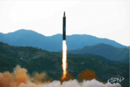 북한 중장거리미사일 화성-12형