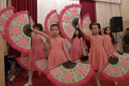 시리아 아이들과 한국 아이들의 부채춤