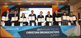 ACMA 창립을 위한 MOU를 체결한 아시아-태평양 기독교 방송사 대표들