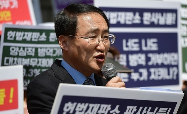 바른군인권연구소 김영길 대표가 발언하고 있다.