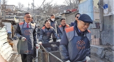 한국교회연합(대표회장 권태진 목사)은 지난 2월 21일 오전 10시30분 서울 중계동 104번지 백사마을에서 가난한 이웃을 위해 사랑의 연탄 3만장을 전달하고 나누는 뜻깊은 행사를 가졌다.