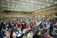 ‘북한구원 금식성회’ 둘째 날 성회에서 간절하게 기도하고 있는 성도들의 모습.