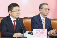 황교안 자유한국당 대표와 김형오 공천관리위원장 ⓒ 뉴시스