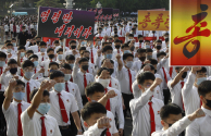 8일 북한 평양에서 한국의 대북 정책과 한국 내 탈북민들을 비난하는 대규모 청년학생 군중집회가 열린 모습. ⓒAP (썸네일용)