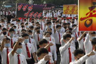 8일 북한 평양에서 한국의 대북 정책과 한국 내 탈북민들을 비난하는 대규모 청년학생 군중집회가 열린 모습. ⓒAP (썸네일용)