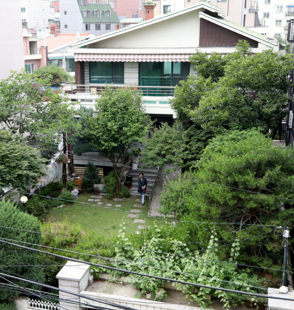 서울 마포구 연남동 소재 쉼터 전경.