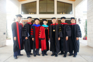 미드웨스턴침례신학대학 한국부(오른쪽에서 세번째가 한국부 학장 정태우 교수)