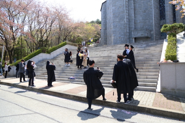 한신대 졸업생들