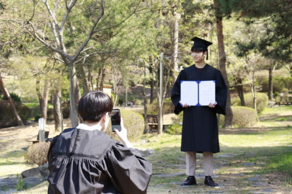 한신대 졸업생들