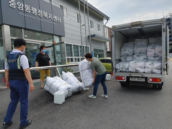 용인시 100주년기념교회 이불 기탁