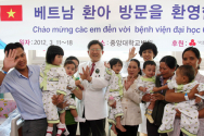 두산重-중앙대의료원, 베트남 선천성 안면기형 어린이 환자 5명 수술 성공