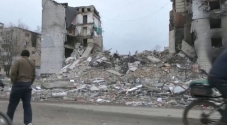 뉴욕타임스(NYT) 등에 따르면 우크라이나 보로댠카에서는 지난 몇 주간 러시아의 공습으로 4개 단지 아파트 건물이 붕괴되면서 최대 200명이 실종됐다.  ⓒ현지 영상 캡처
