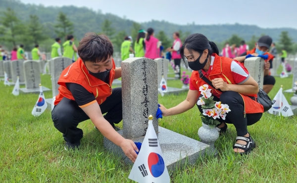 탈북민 현충원 참배 및 봉사활동