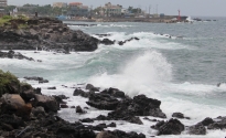 제11호 태풍 &#039;힌남노&#039;(HINNAMNOR)가 북상하고 있는 가운데 3일 오후 제주시 용담 해안도로 인근 바다에 파도가 일고 있다. 
