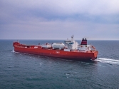 LNG, LPG를 추진연료로 사용할 수 있는 장비와 휘발성 유기화합물 복원 설비(VOC RS) 등 대우조선해양의 최신 친환경기술이 대거 적용된 셔틀탱커의 운항 모습. (사진=대우조선해양 