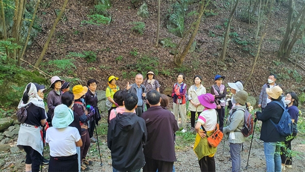 두레수도원 금식수련 중 베데스다 연못 산행