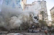 러시아 공격으로 파괴된 우크라이나 도심의 모습.